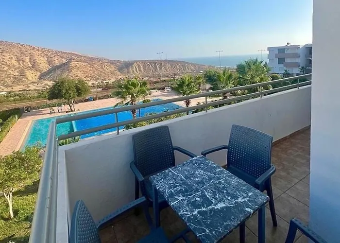 Appartement Vue Sur Piscine Et Sur Mer